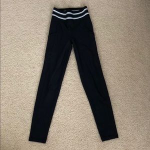 black aerie leggings with phone pocket